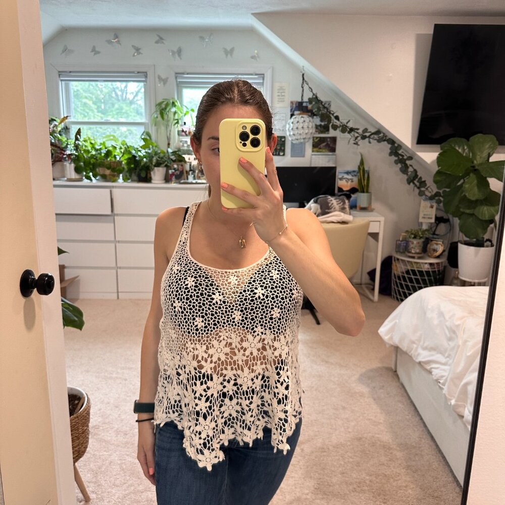 WOMEN'S DOLLED-UP BY F.A.N.G. IVORY CROCHETED RACER BACK TANK TOP - MEDIUM
